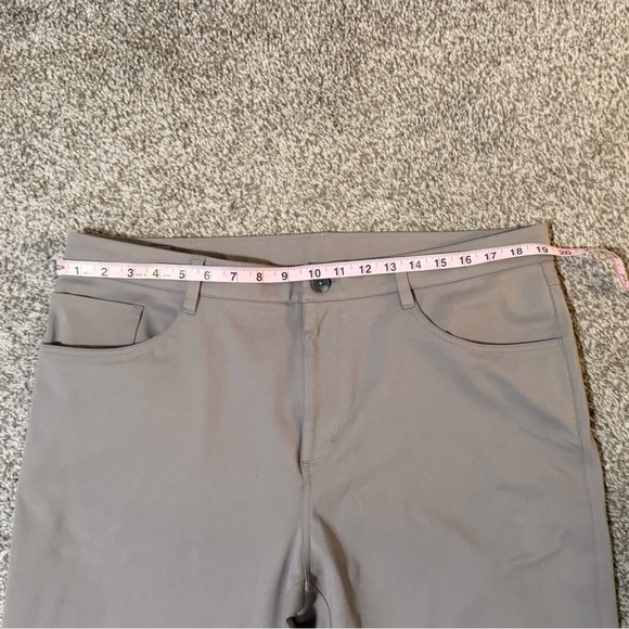 Vuori Men’s Taupe Pants - Size 36 - Picture 7 of 7